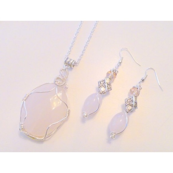 Large pink stone wirewrapped pendant necklace set Valentine’s Day gift - Picture 2 of 3